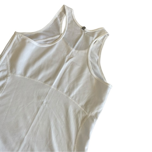 Woman’s nike size small - Picture 3 of 5